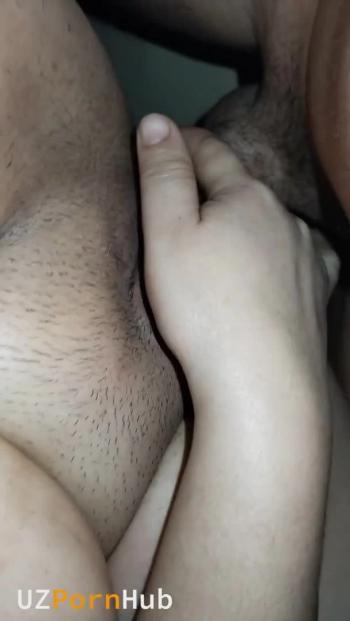 Узбек трахает жену в волосатую писю крупным планом