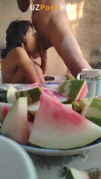 Вторая часть частного группового порно под музыку