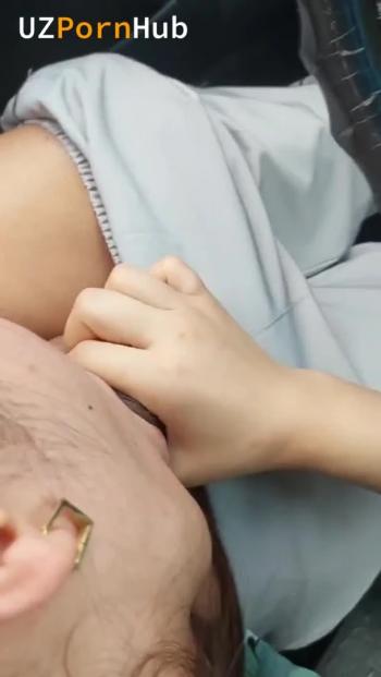 В машине дал за щеку узбечки с разговорами